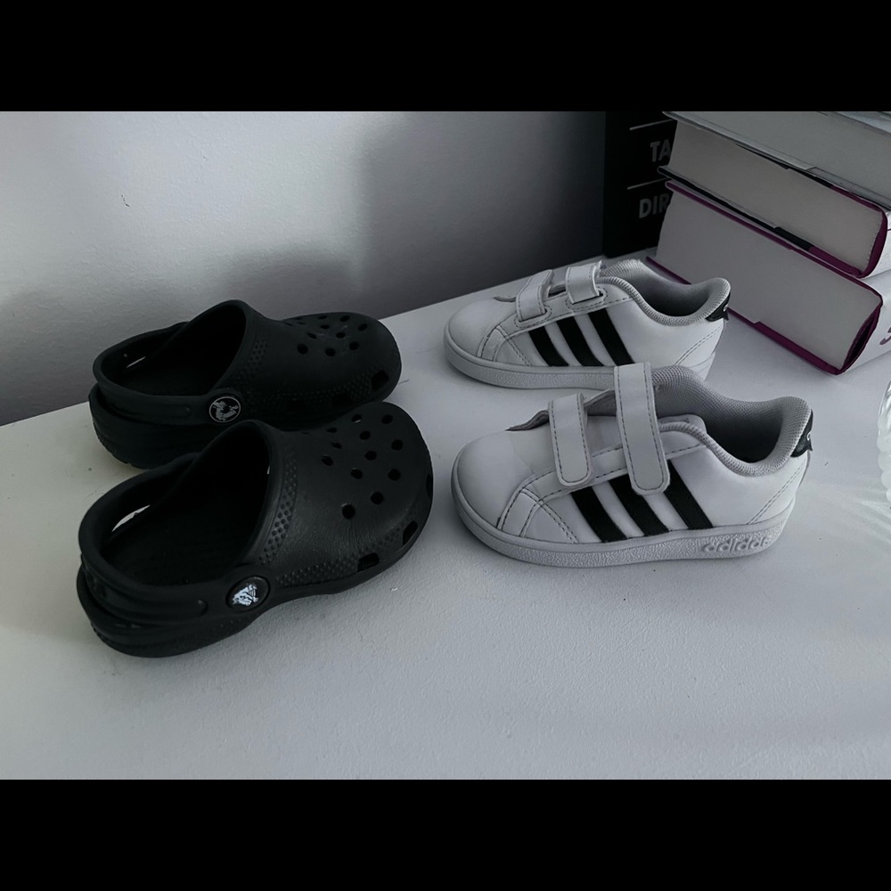 DO NOT BUY BOTH SHOES BEEN SOLD IDK WHY IT DUPLICATED THE LISTING TWICE